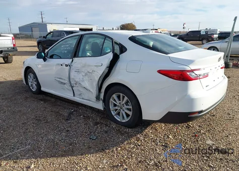 2025 Toyota Camry Le z USA, uszkodzony, nr VIN 4T1DAACK8SU033773